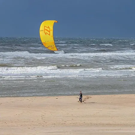 別荘 Beautiful Loft In カトウェイク・アーン・ゼー